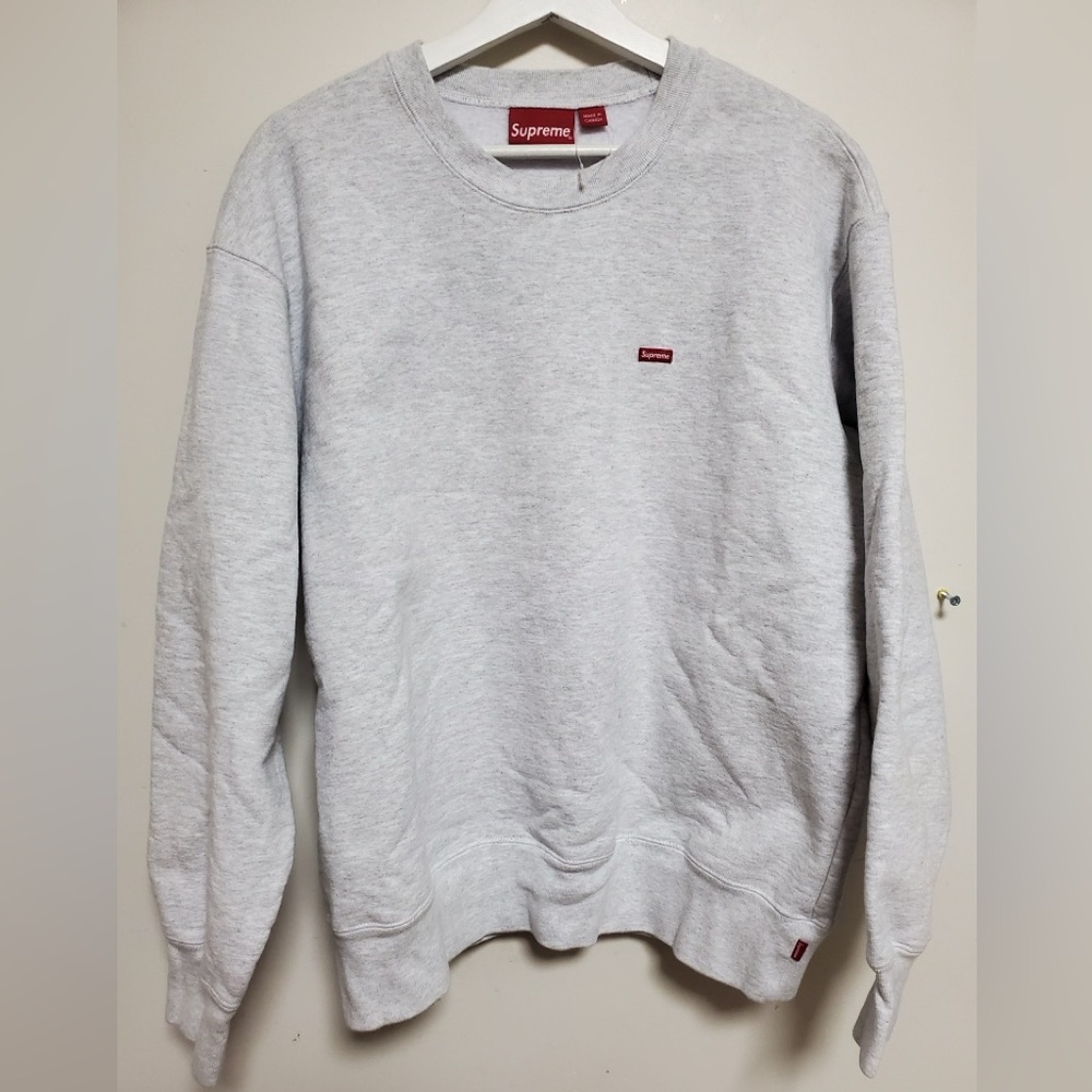 Supreme Ash Grey Box Logo Crewneck FW18 Size M /100% Authentic.